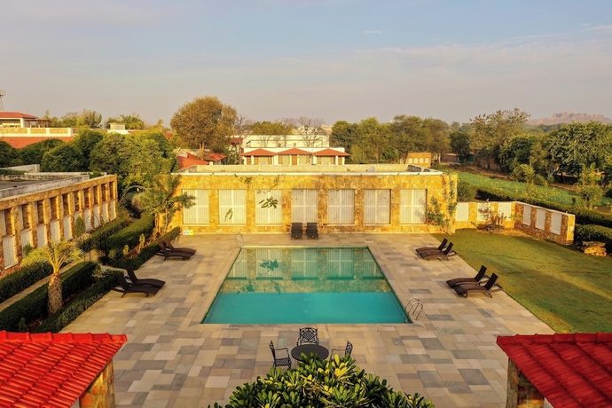 Imagen de la piscina del Hotel Sariska Safari Lodge. Foto 15