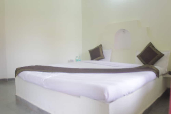 Imagen de la habitación del Hotel Sariska Tiger Camp Resort. Foto 17