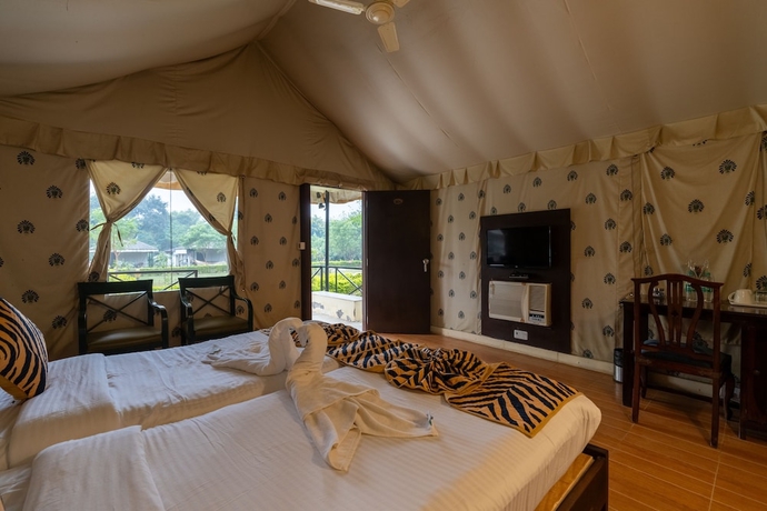 Imagen de la habitación del Hotel Sariska Tiger Heaven Resort. Foto 8