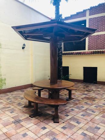 Imagen de los exteriores del Hotel Sarita. Foto 8