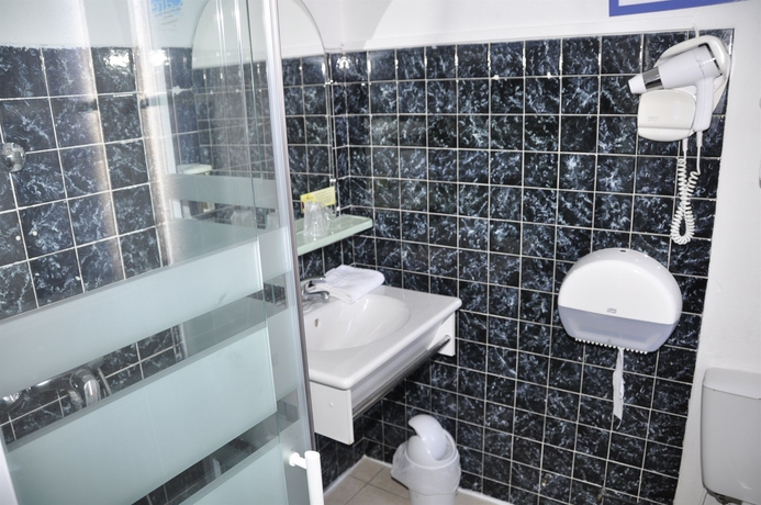 Imagen de la habitación del Hotel Sarl Cesar. Foto 6