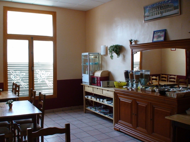 Imagen del bar/restaurante del Hotel Sarl Cesar. Foto 2