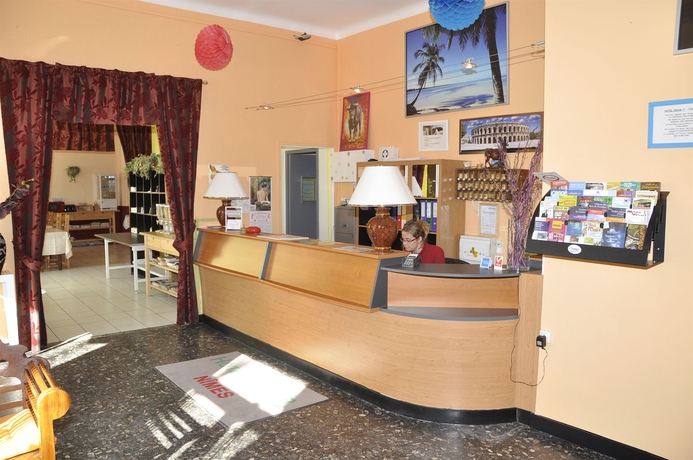 Imagen de los interiores del Hotel Sarl Cesar. Foto 15