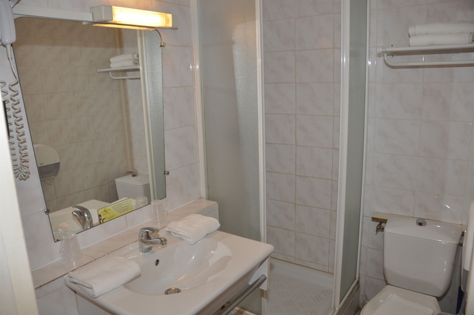 Imagen de la habitación del Hotel Sarl Cesar. Foto 13