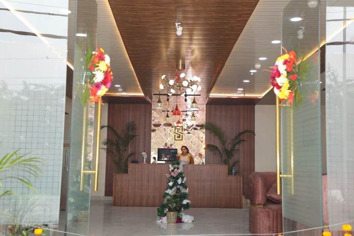 Imagen de los interiores del Hotel Sarla Inn. Foto 20