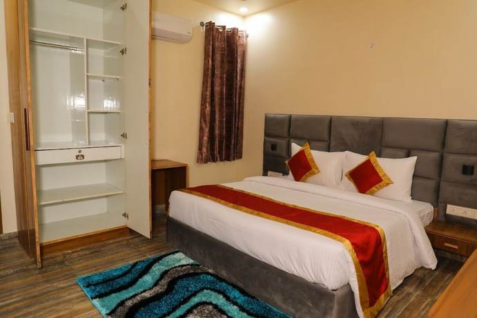 Imagen de la habitación del Hotel Sarla Inn. Foto 11