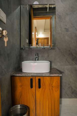 Imagen de la habitación del Hotel Sarla Inn. Foto 12