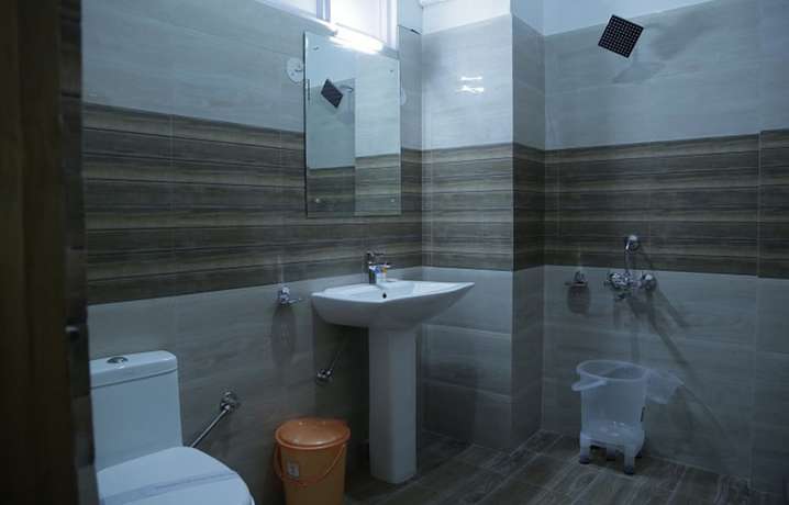 Imagen de la habitación del Hotel Sarla Regency. Foto 8