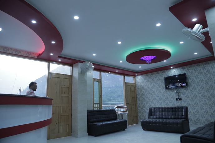 Imagen de los interiores del Hotel Sarla Regency. Foto 19