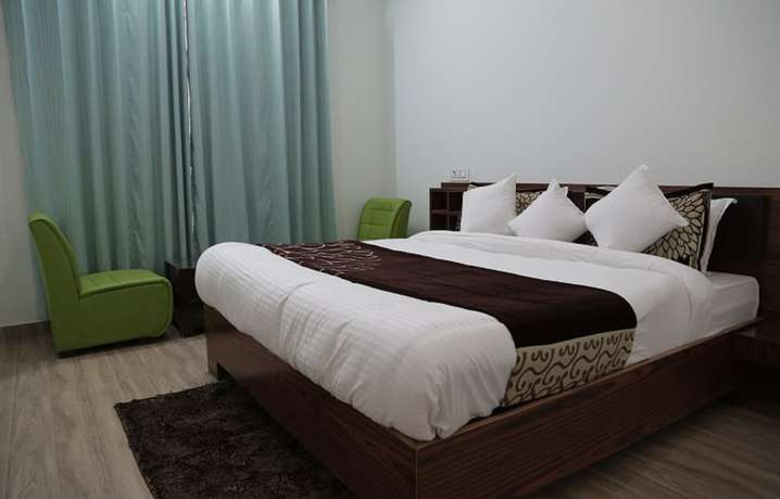 Imagen de la habitación del Hotel Sarla Regency. Foto 13