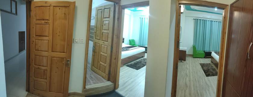 Imagen de la habitación del Hotel Sarla Regency. Foto 18