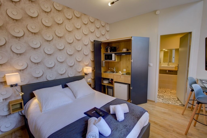 Imagen de la habitación del Hotel Sarlat Catalina. Foto 3