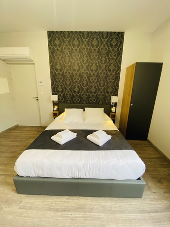 Imagen de la habitación del Hotel Sarlat Catalina. Foto 8
