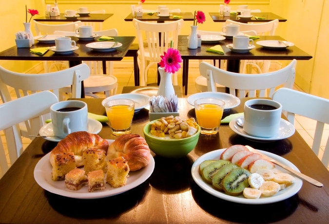 Imagen del bar/restaurante del Hotel Sarmiento Suites. Foto 4