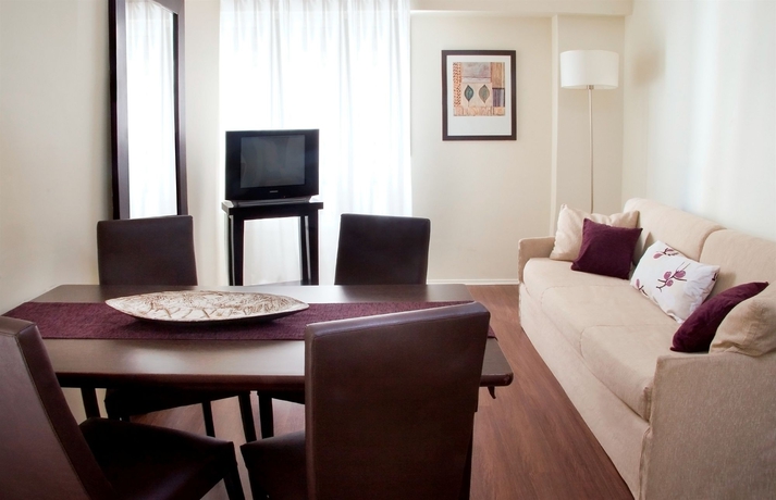 Imagen de los interiores del Hotel Sarmiento Suites. Foto 16