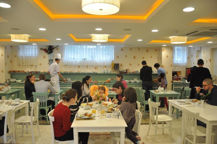 Imagen del bar/restaurante del Hotel Sarnic Premier - Special Class. Foto 7