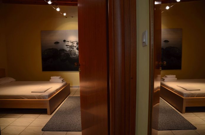 Imagen de la habitación del Hotel Saron, Lavreotiki. Foto 3