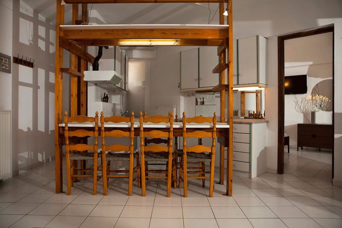 Imagen de la habitación del Hotel Saron, Lavreotiki. Foto 4