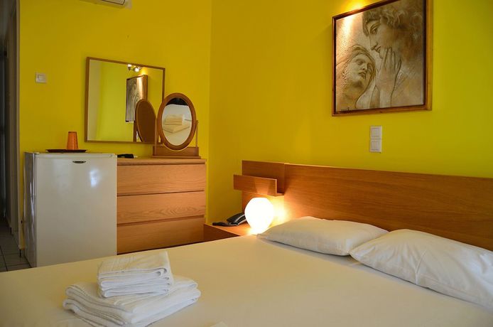 Imagen de la habitación del Hotel Saron, Lavreotiki. Foto 5