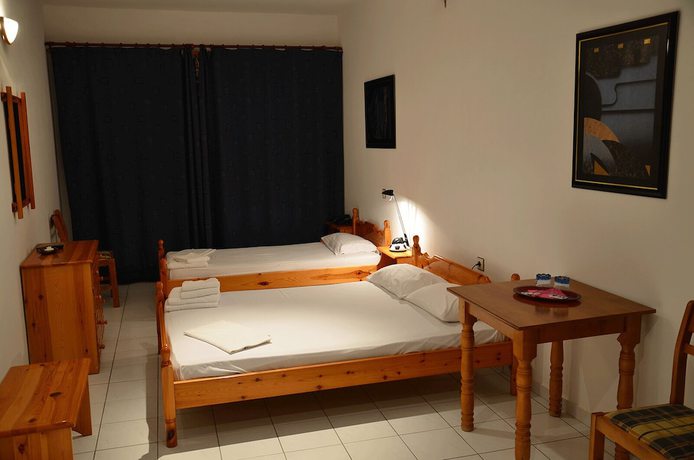 Imagen de la habitación del Hotel Saron, Lavreotiki. Foto 12