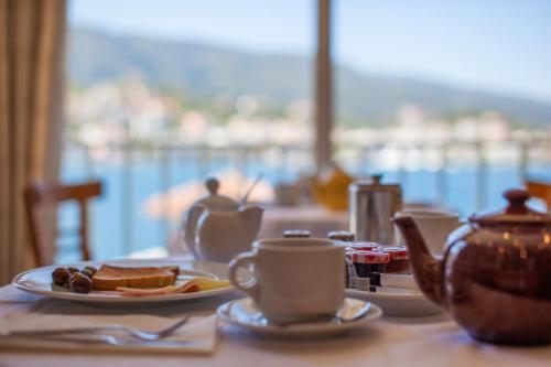 Imagen general del Hotel Saron, Poros. Foto 1
