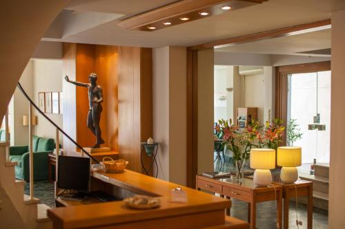 Imagen general del Hotel Saron, Poros. Foto 4