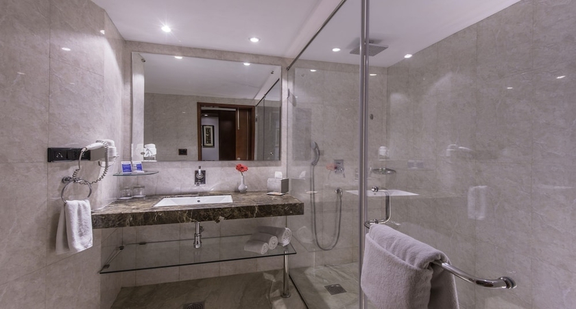 Imagen de la habitación del Hotel Sarovar Portico Jaipur. Foto 11