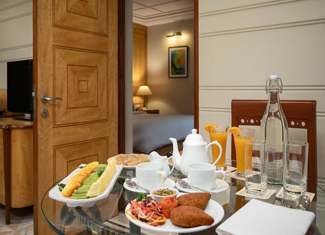 Imagen de la habitación del Hotel Sarovar Portico Kalupur Ahmedabad. Foto 23