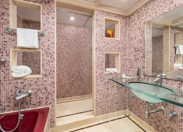 Imagen de la habitación del Hotel Sarovar Portico Kalupur Ahmedabad. Foto 27