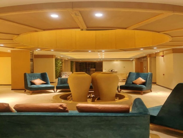 Imagen general del Hotel Sarovar Portico Morbi. Foto 10