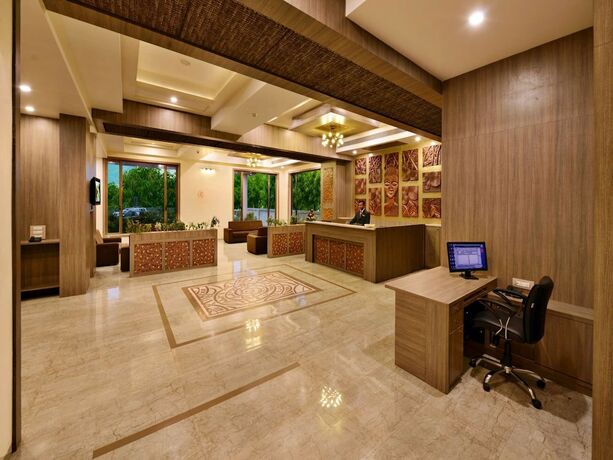 Imagen general del Hotel Sarovar Portico Sasangir. Foto 2