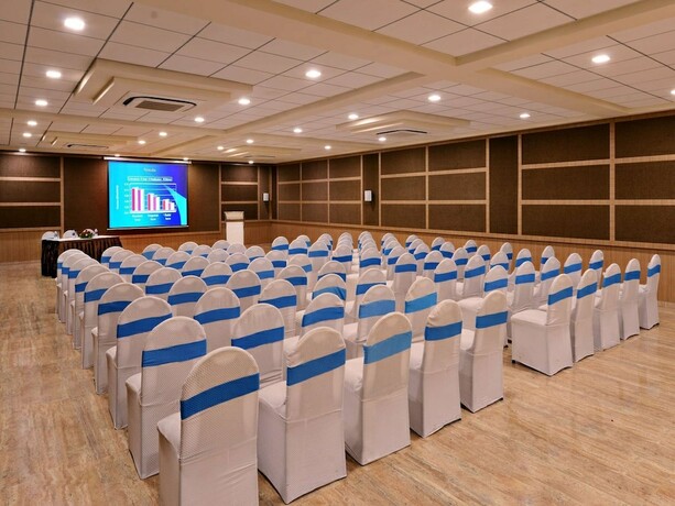 Imagen general del Hotel Sarovar Portico Sasangir. Foto 4