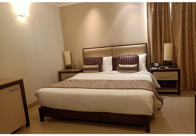 Imagen de la habitación del Hotel Sarovar Portico Surajkund Faridabad. Foto 5