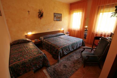 Imagen de la habitación del Hotel Sarre. Foto 9