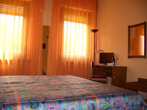 Imagen de la habitación del Hotel Sarre. Foto 11