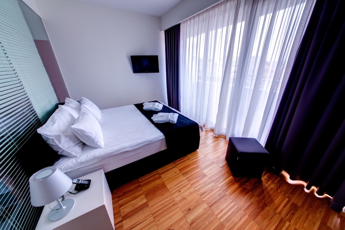 Imagen de la habitación del Hotel Sarroglia. Foto 3