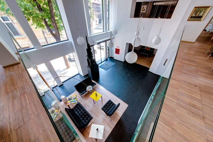 Imagen de los interiores del Hotel Sarroglia. Foto 18