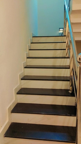 Imagen de los interiores del Hotel Sarthak Palace. Foto 12