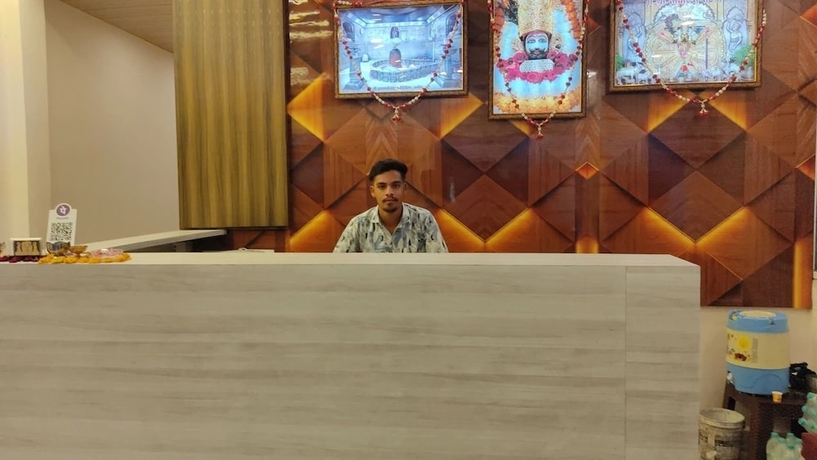 Imagen de los interiores del Hotel Sarthak Palace. Foto 13
