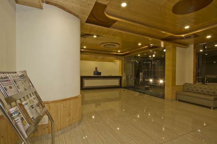 Imagen de los interiores del Hotel Sarthak Regency. Foto 19