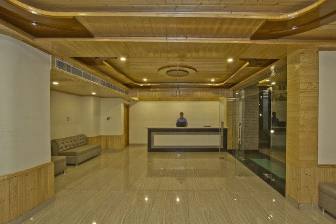 Imagen del bar/restaurante del Hotel Sarthak Regency. Foto 2