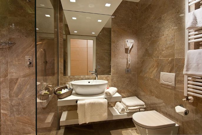Imagen de la habitación del Hotel Sarti. Foto 8