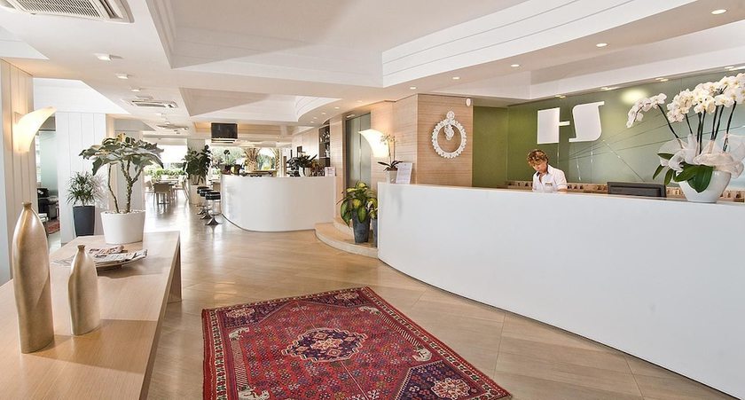Imagen de los interiores del Hotel Sarti. Foto 13