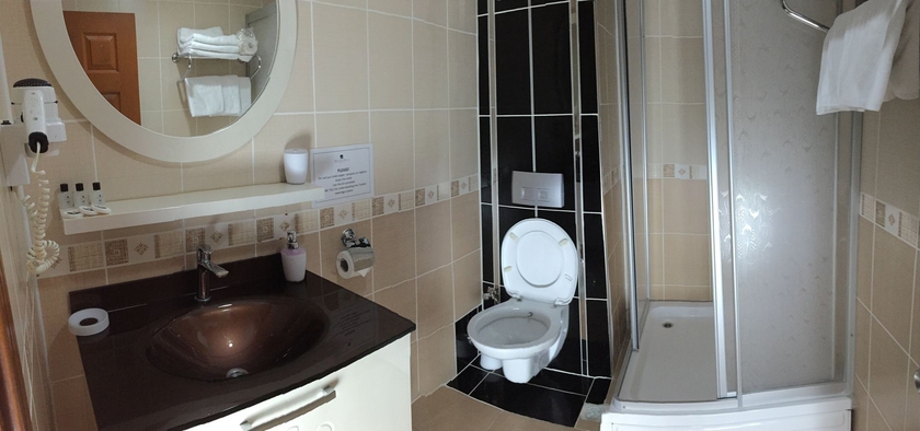 Imagen de la habitación del Hotel Saruhan. Foto 7