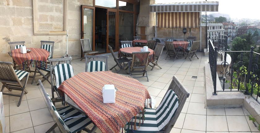 Imagen del bar/restaurante del Hotel Saruhan. Foto 5