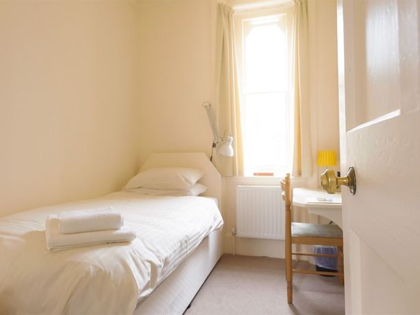 Imagen de la habitación del Hotel Sarum College. Foto 5