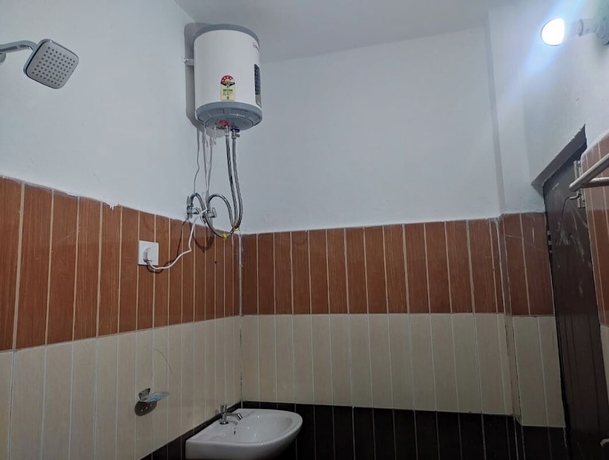 Imagen de la habitación del Hotel Sarvaheet. Foto 8