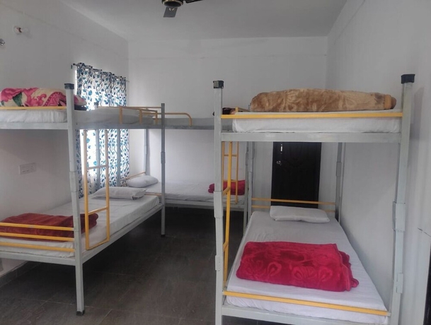Imagen de la habitación del Hotel Sarvaheet. Foto 9