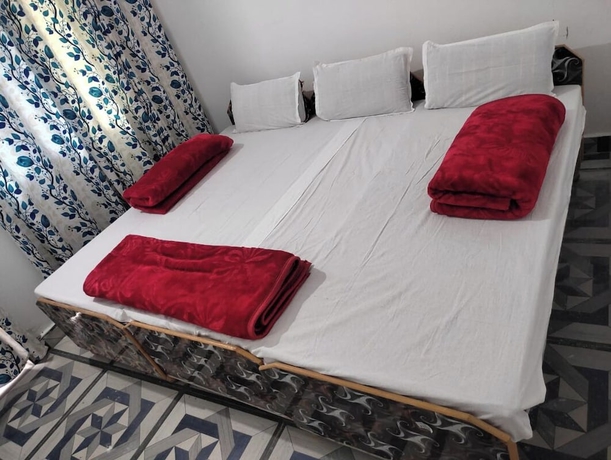 Imagen de la habitación del Hotel Sarvaheet. Foto 12