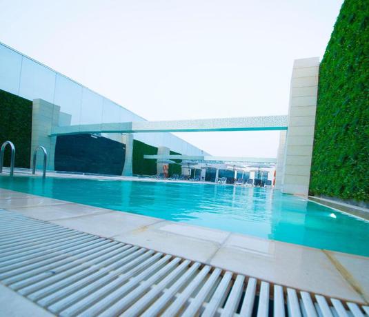 Imagen de la piscina del Hotel Sarwat Park Riyadh. Foto 9